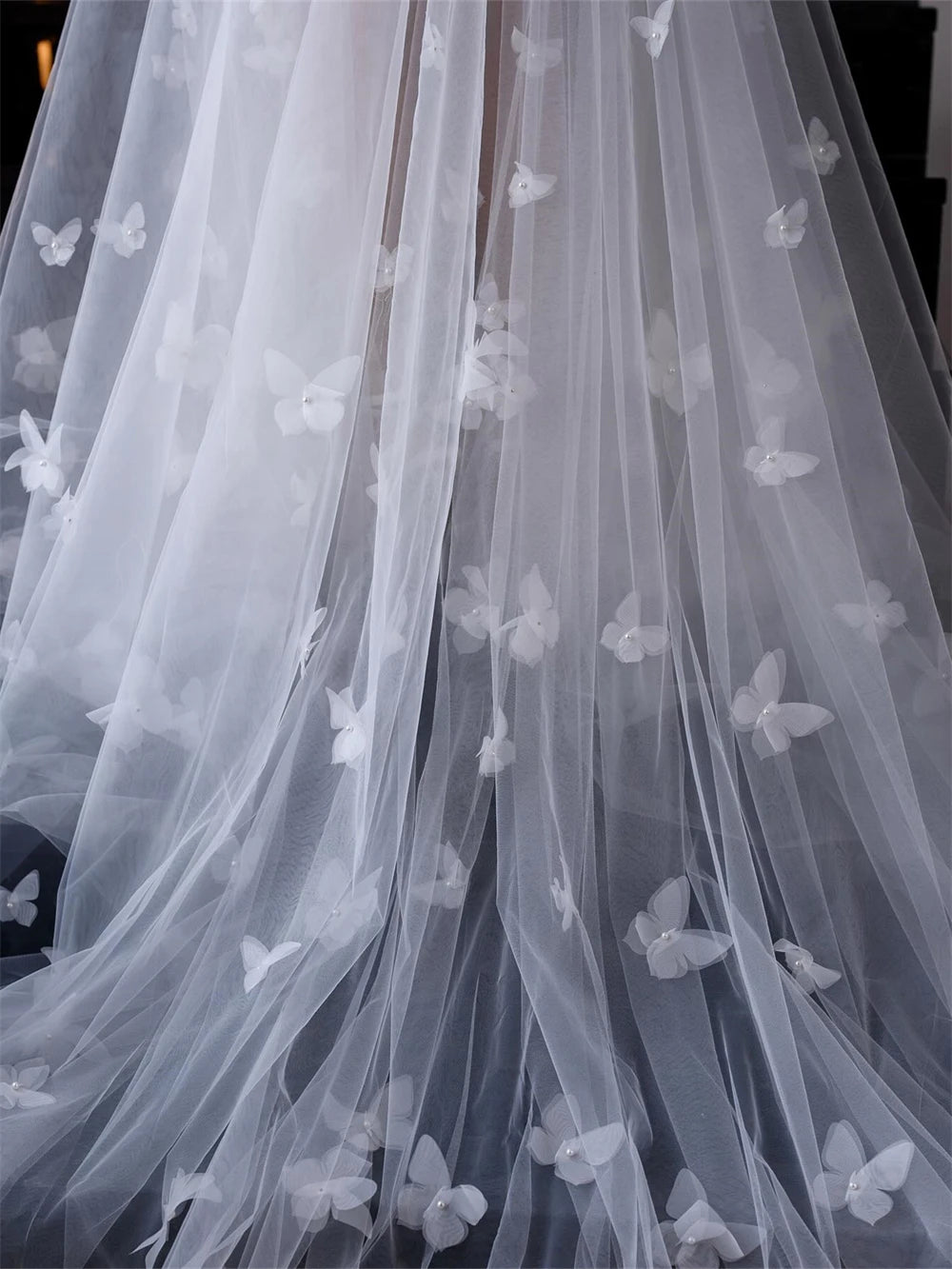 رداء العروس من التول الناعم